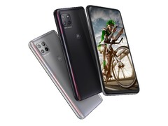 Il Moto G 5G di Motorola combina un buon set di funzioni con una lunga durata della batteria ad un prezzo relativamente basso di meno di 300 euro (~$364).