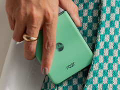 Il Razr 70 potrebbe offrire una tonalità di verde ancora più brillante rispetto al modello dello scorso anno qui raffigurato.