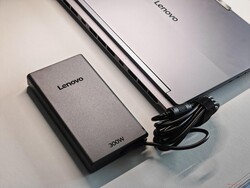 Grande alimentatore da 300 watt