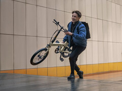 La bicicletta elettrica pieghevole ADO Air inizierà a breve il crowdfunding su Indiegogo. (Fonte: ADO)