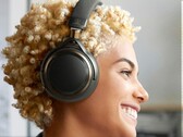 Le cuffie wireless Audio-Technica ATH-AL5NC riproducono musica ad alta risoluzione con un palcoscenico sonoro ampio e arioso grazie al loro design a retro aperto.