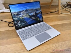 Il Surface Laptop Go 2 dovrebbe arrivare sugli scaffali a giugno 2022 (immagine via own)