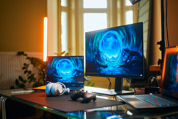 Per gestire il pannello QHD a 240 Hz del modello Alienware AW2726DM non è necessario disporre di hardware desktop di fascia alta, il che lo rende un upgrade ad alta velocità accessibile per i laptop da gaming.
