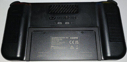 Due porte USB-C per i controller sono integrate sul retro di Gamestation Go (Fonte: Marc Zander, Notebookcheck)