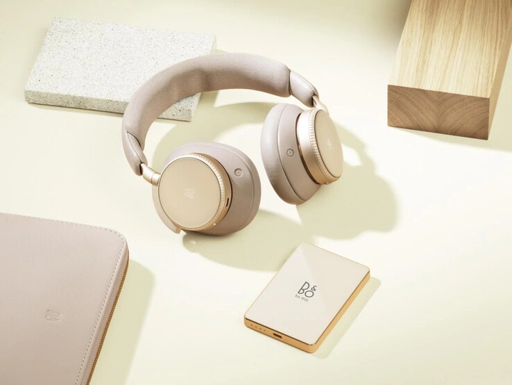 Powerbank Bang & Olufsen nella variante cromatica “Hourglass Sand”
