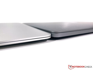 MacBook Pro 13 (a destra) vs. MacBook Air (a sinistra)