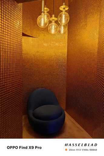 Fotocamera principale Oppo da 23 mm.