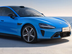 Xiaomi SU7 (2026) nel nuovo colore Capri Blue: la berlina sportiva elettrica sta ricevendo più di un semplice lifting. (Fonte: Xiaomi)