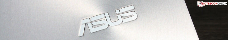 Asus Zenbook 14X - L'elegante subnotebook lascia una buona impressione sia all'esterno che all'interno.