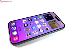 È probabile che la parte anteriore del prossimo iPhone 17 di Apple rimanga identica a quella dell&#039;iPhone 16, raffigurato qui sopra. (Fonte immagine: Own)