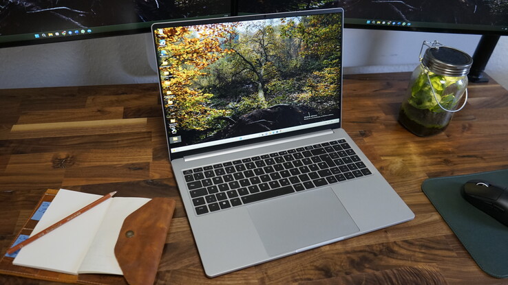 Ultrabook Schenker Vision 16 con display da 240 Hz