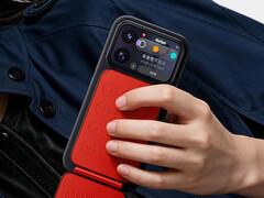 La Xiaomi Pocket Guitar in una delle due varianti di colore disponibili al momento del lancio.