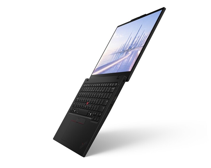 La cerniera a 180° del ThinkPad E13 AI 2026 consente di appiattire completamente lo schermo