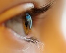 Le lenti a contatto morbide sbloccano la visione diretta nel vicino infrarosso. Nella foto: Un occhio umano - immagine stock. (Fonte: Adrian Gordon, Unsplash)
