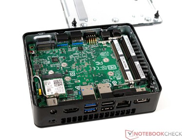 Kit essenziale Intel NUC11 - Atlas Canyon (Intel Celeron N4505)