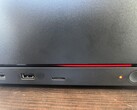 La Steam Machine presenta una spia rossa che indica, a quanto pare, un codice di errore relativo a un problema di ricalibrazione della memoria.