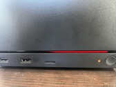La Steam Machine presenta una spia rossa che indica, a quanto pare, un codice di errore relativo a un problema di ricalibrazione della memoria. 