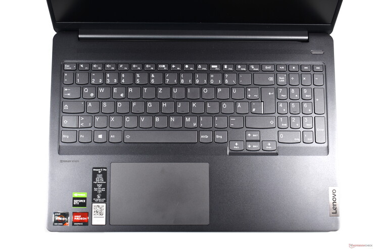 Area della tastiera del Lenovo IdeaPad 5 Pro 16ACH