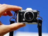 La fotocamera retrò Haru Mini è altrettanto minuscola come la Kodak Charmera
