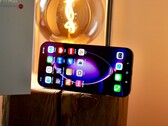 Lo Xiaomi 17 Max vanta un'impressionante capacità della batteria di 8.000 mAh.