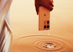 Il Motorola Edge 50 Ultra sarà offerto nel colore Pantone dell'anno 2024. (Immagine: Motorola, via Evan Blass)