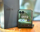 Il display esterno è lo stesso del Razr Ultra 2026; per il resto, il Razr Plus 2026 presenta alcune semplificazioni per mantenere il prezzo più basso.