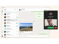 Un&#039;immagine promozionale di WhatsApp su Windows 11 che mostra l&#039;interfaccia utente della chat su uno sfondo color beige. (Fonte immagine: Microsoft Store)