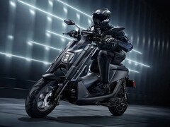 Yamaha ha presentato ufficialmente il ciclomotore elettrico EMF in un trailer di lancio futuristico e piuttosto drammatico (Immagine: Yamaha)