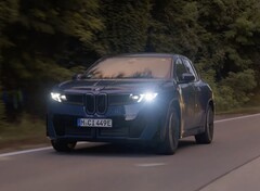Il SUV elettrico BMW iX3 ha raggiunto l'impressionante autonomia di 626 miglia, con 12 miglia ancora da percorrere. (Fonte: BMW Group via YouTube)