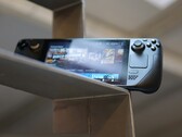 È improbabile che il Valve Steam Deck 2, il successore dello Steam Deck qui raffigurato, venga lanciato nel 2027.
