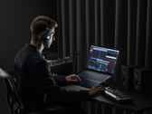 Asus Zenbook Pro 17 UM6702 porta il fattore di forma da 17 pollici alla linea Zenbook Pro. (Fonte immagine: Asus)