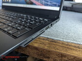 La scheda micro SD è inserita solo parzialmente nel lettore dello Schenker Connect 15 