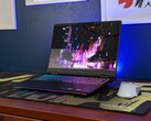 Recensione dell'HP HyperX Omen Max 16: il laptop da gaming con un alimentatore CA da 460 W
