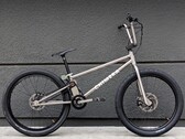 La bicicletta elettrica Chimera BMX può raggiungere le 30 miglia orarie (~48 km/h) in 4,5 secondi. (Fonte: Chimera)