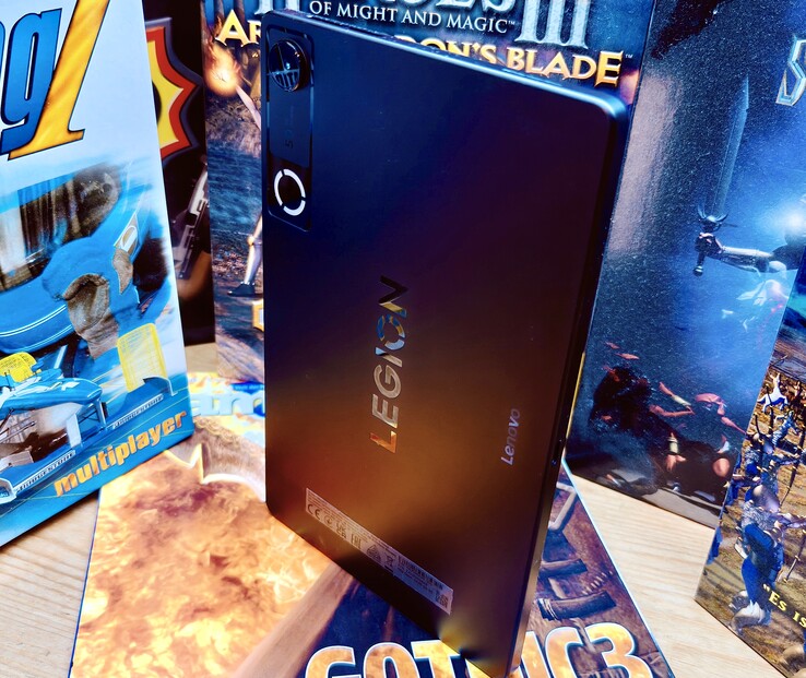 Legion Tab TB323FU 2026 (Legion Y700) nel test