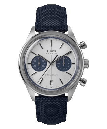 Timex Marlin Jet Chronograph TW2Y89900 con quadrante concavo bianco-argento, contatori del cronografo blu navy, datario a ore 6 e cinturino in tessuto blu navy.