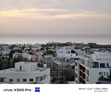 Vivo X300 Pro 200 MP 85 mm teleobiettivo.