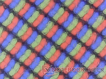 La granulosità è minima grazie alla sovrapposizione opaca