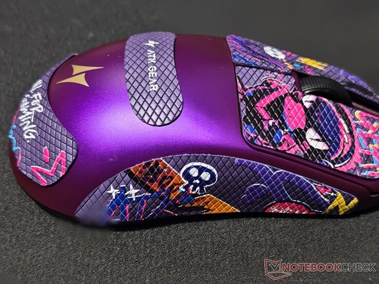 Completamente decorato con adesivi