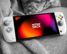 Il CRKD Nitro Deck 2 sostituisce i Joy-Con del Nintendo Switch 2/Switch.