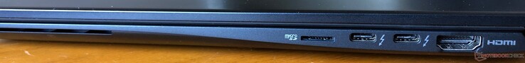 A destra: lettore SmartCard, microSD, 2x Thunderbolt 3 (w/ power delivery), HDMI