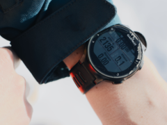 Secondo alcune indiscrezioni, alcuni smartwatch Garmin potrebbero presto essere dotati di una funzione ECG. (Fonte: Mael Balland via Unsplash)