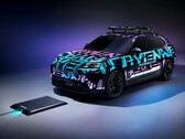 Il SUV elettrico Porsche Cayenne con ricarica wireless (Fonte: Porsche)