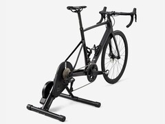 Il Van Rysel Interactive Turbo Trainer D100 ha una potenza massima di 600 W. (Fonte: Decathlon)