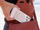 Lo SnapGrip espande la versatilità di un iPhone con una maniglia ergonomica e un pulsante di scatto della fotocamera, tra le altre caratteristiche. (Fonte: ShiftCam)