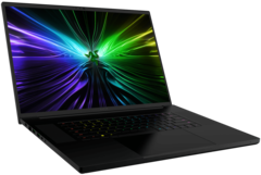 Razer Blade 18 (2024) è dotato di una porta Thunderbolt 5 (Fonte: Razer)