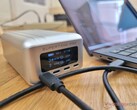 Il power bank Zendure SuperTank Pro OLED può ricaricare completamente qualsiasi laptop USB-C