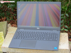 Dell Latitude 3520 (73YC0), fornito da: