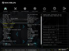 Impostazioni BIOS/UEFI del modello 230H. Sono disponibili diverse lingue; nell’immagine è raffigurata la versione in russo.