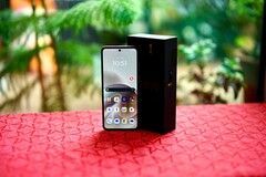 Il Motorola Razr 70 offre due display molto luminosi.